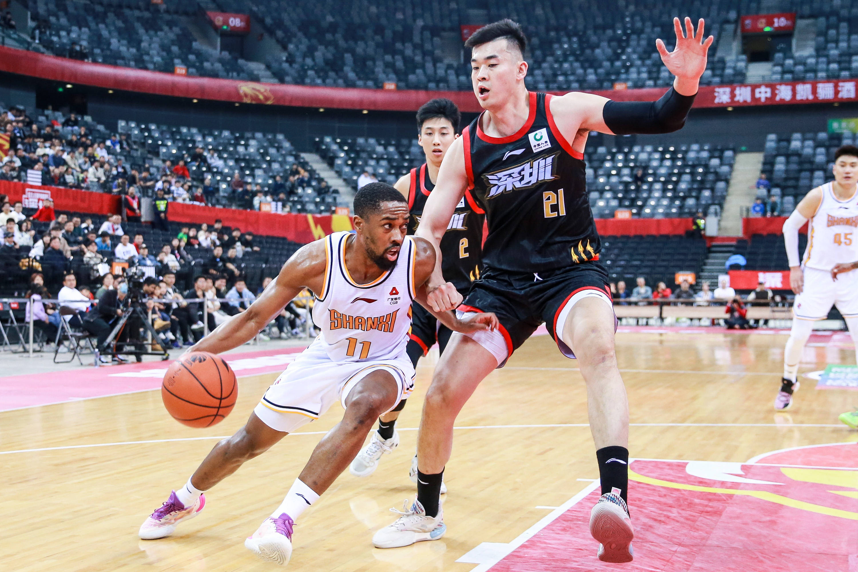 而背后深埋 而背后深埋